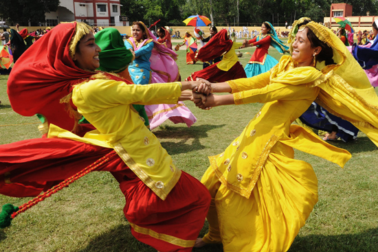 Giddha: Traditional Punjabi Folk Dance of Punjab | Utsavpedia