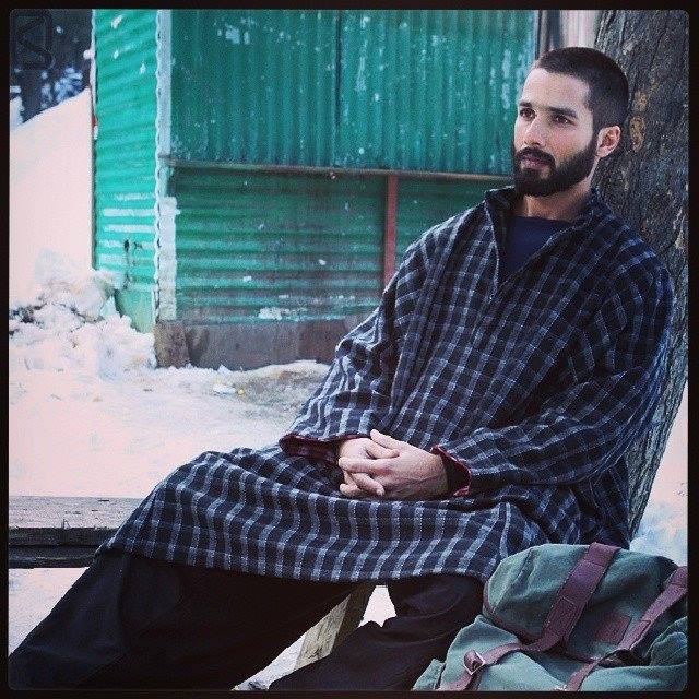 About Pheran And Poots: Kashmiri Attires | Utsavpedia