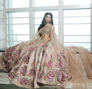 Lehenga By Neeta Lulla (Source: Pinterest)