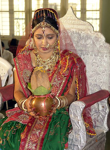 gujrati bridal dress