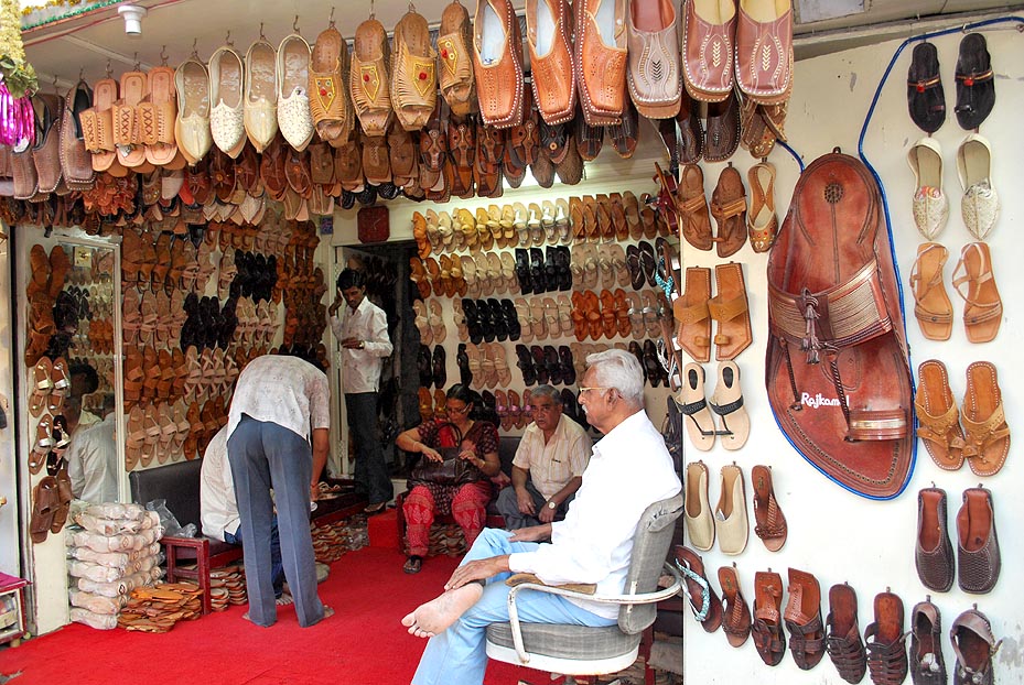 types of kolhapuri chappals