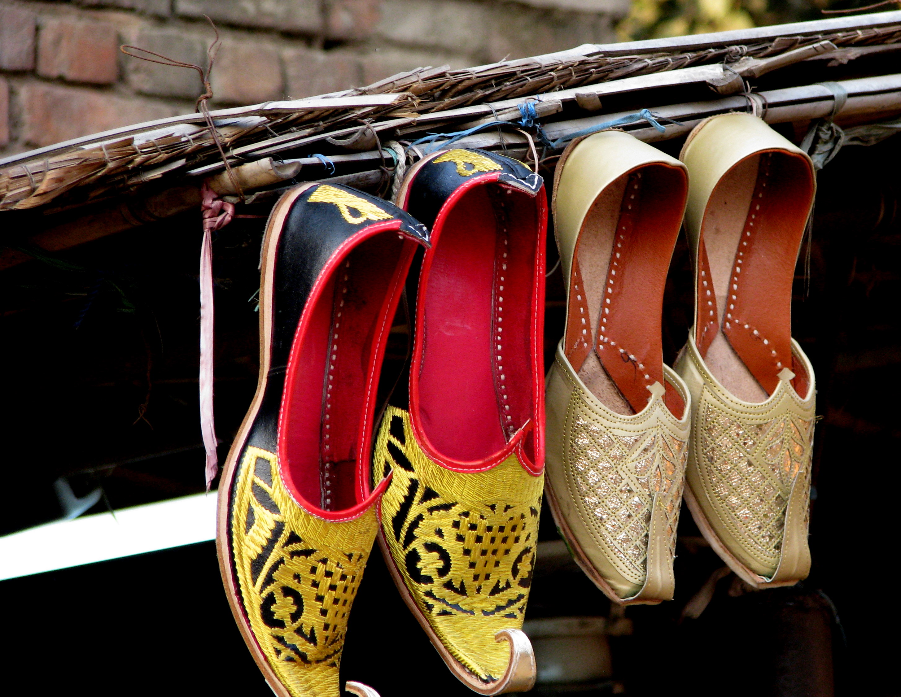 traditional indian women's shoes