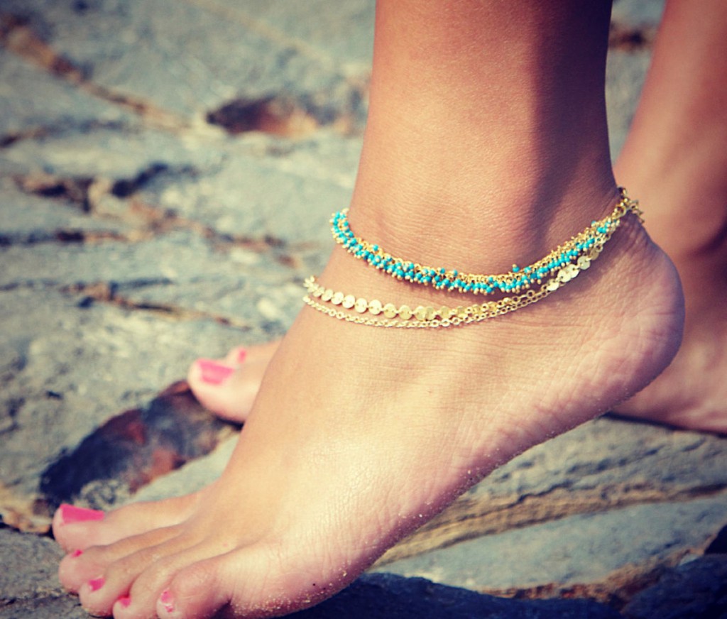 The Anklet in its contemporary version.