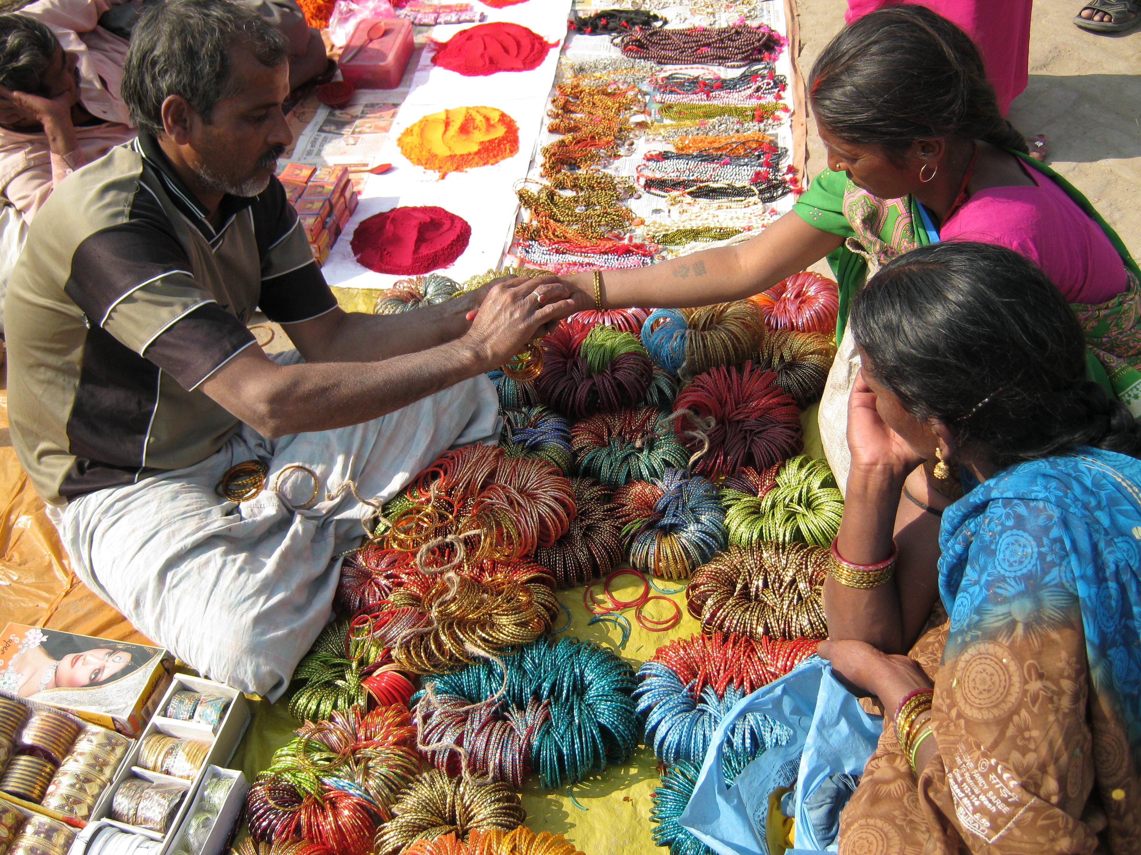Bangle Seller (Image Courtesy Shutterstock) Utsavpedia