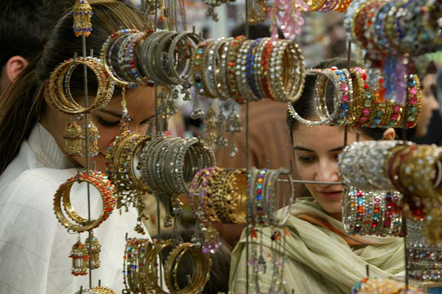 Chand Raat : The Eve of Muslim Festival of Eid-ul-Fitr, Meethi Eid | Utsavpedia