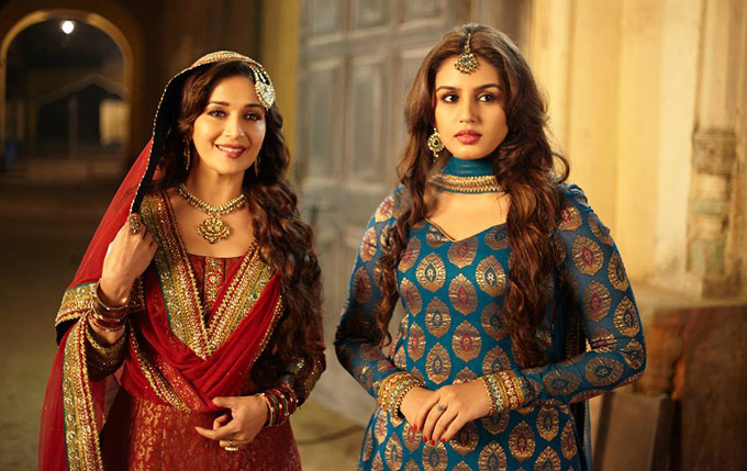 Huma Qureshi (Right) in A Statement Look for Her Character Munniya (Image: http://www.filmibeat.com)